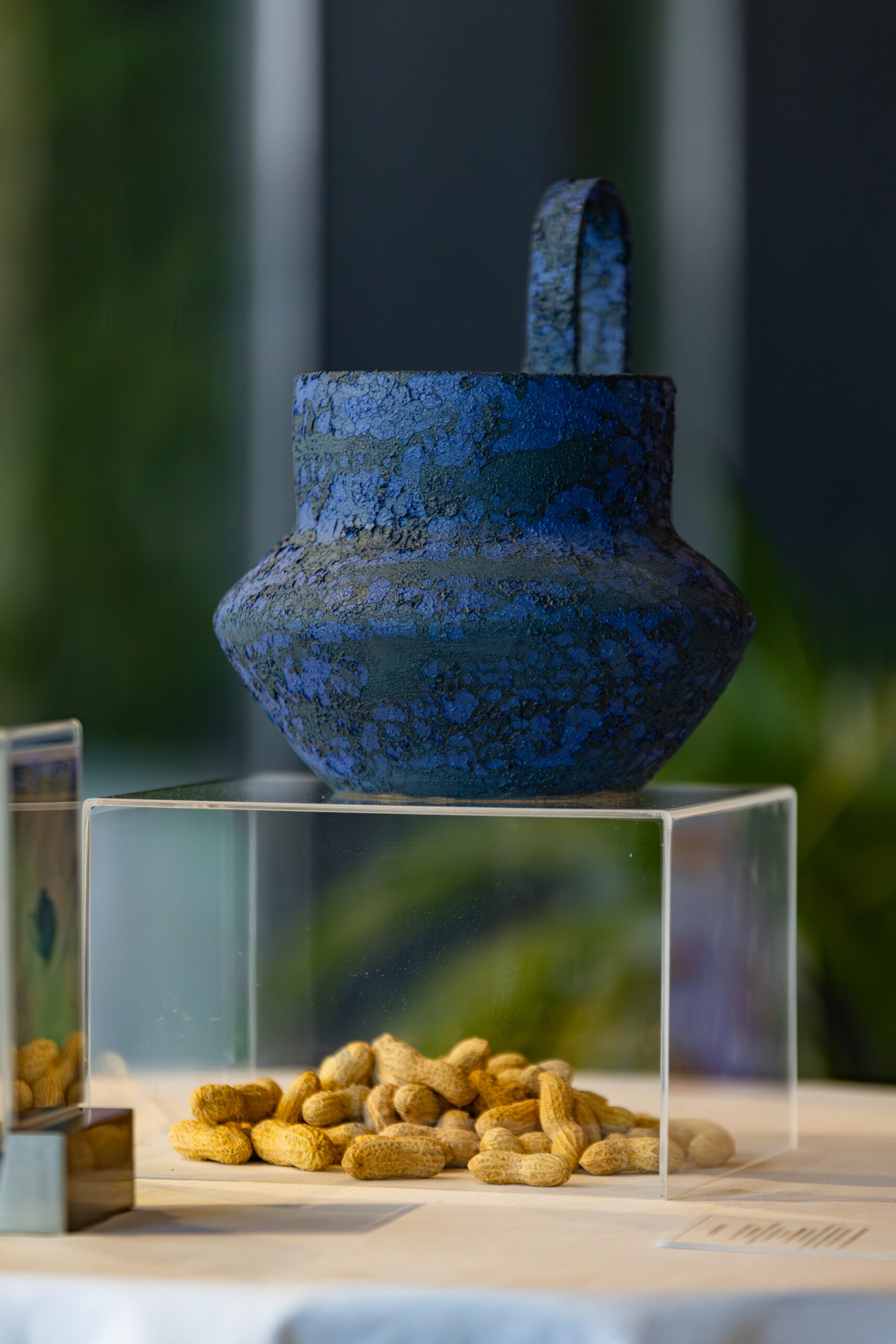 BLUE VASE LAVATOY - Image 2