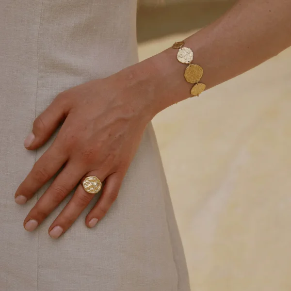 Antonia Ring - Image 4